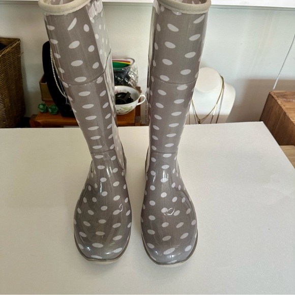 💥CLEAROUT💥Rainy Day Gray Polka Dot Tall Waterproof Boots Size 10 Galoshes - Picture 2 of 7